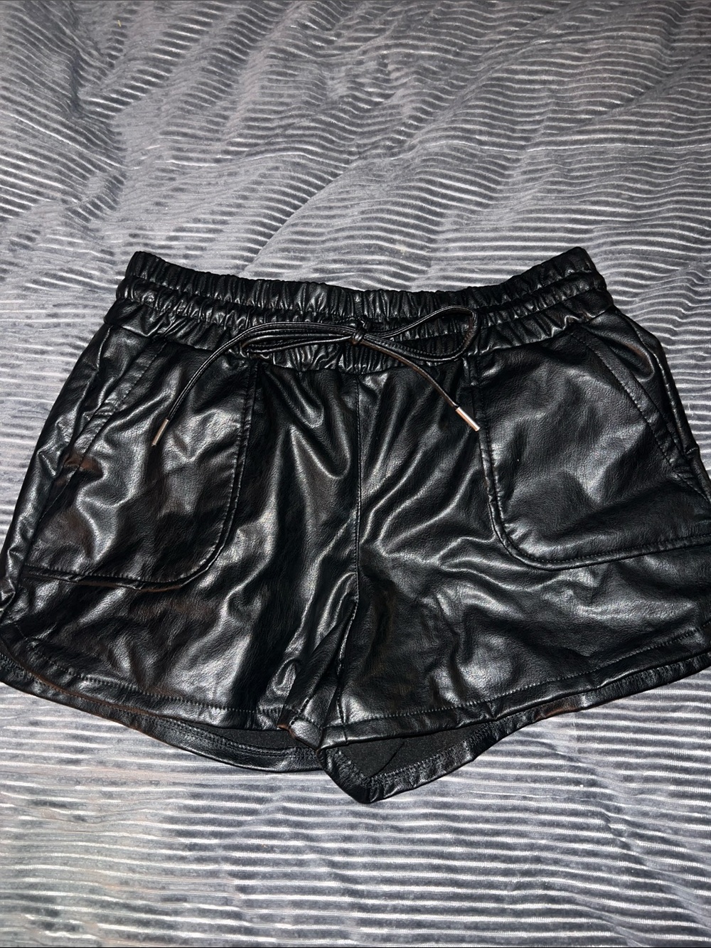 Rewash Black Faux Leather High-Waist Elastic Shorts size Small